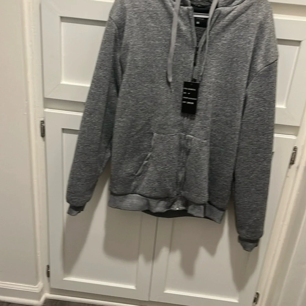Gray Zip-Up Hoodie size Medium ❤️